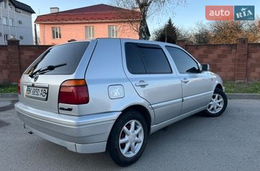 Хэтчбек Volkswagen Golf 1994 в Ровно