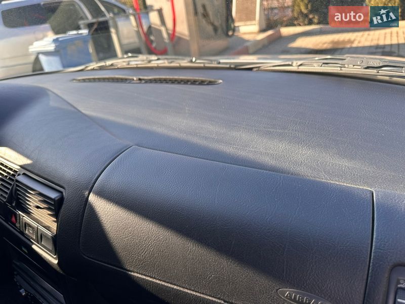 Хэтчбек Volkswagen Golf 2002 в Виннице