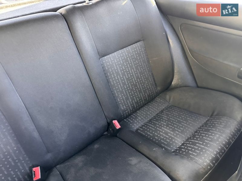 Хэтчбек Volkswagen Golf 2002 в Виннице