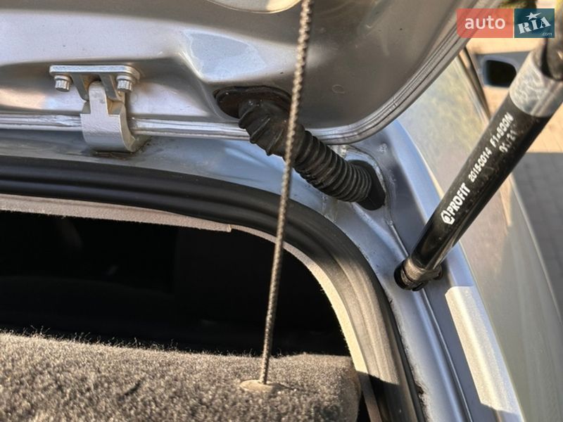 Хэтчбек Volkswagen Golf 2002 в Виннице