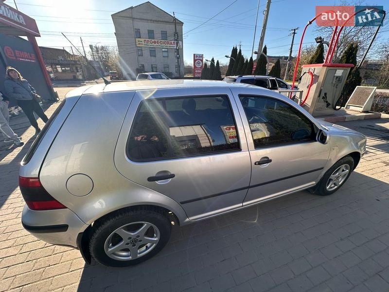 Хэтчбек Volkswagen Golf 2002 в Виннице