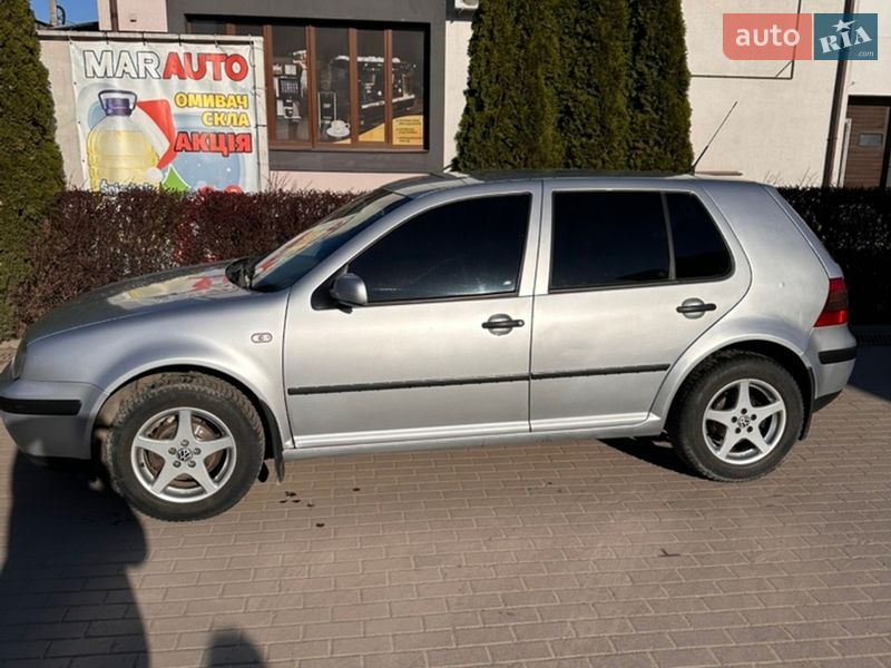Хэтчбек Volkswagen Golf 2002 в Виннице
