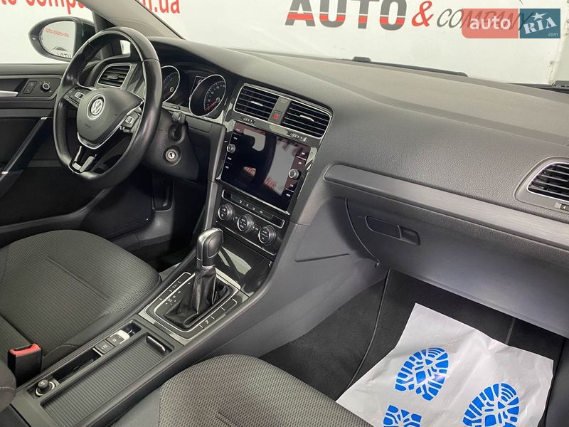 Универсал Volkswagen Golf 2018 в Львове