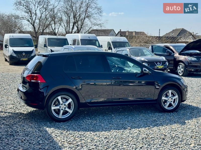 Хэтчбек Volkswagen Golf 2017 в Черновцах