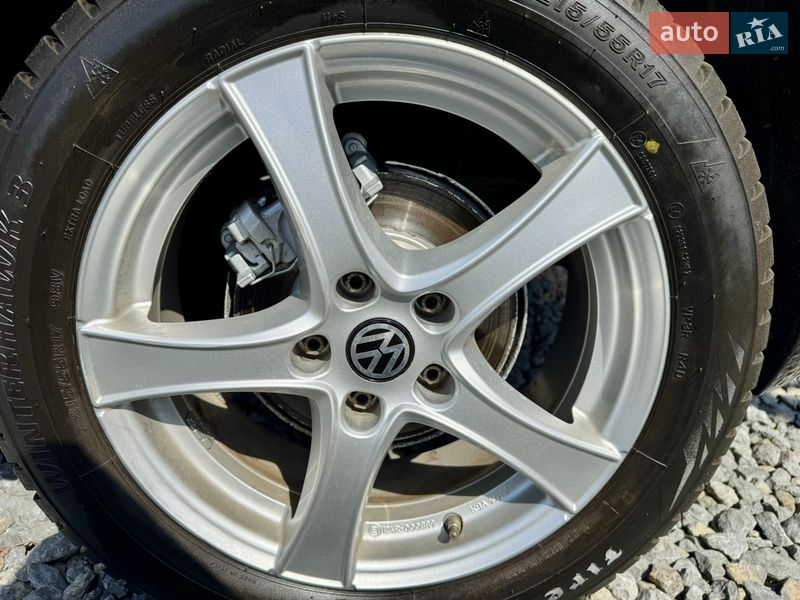 Хэтчбек Volkswagen Golf 2017 в Черновцах