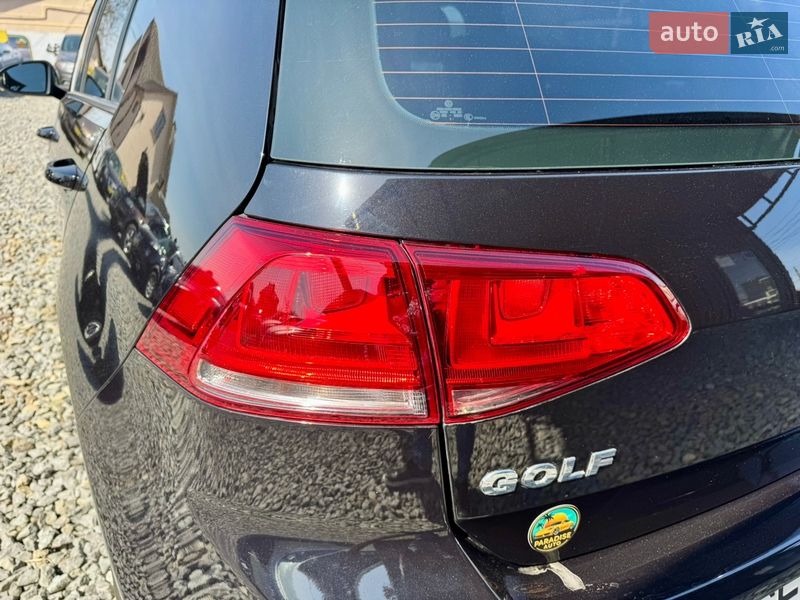 Хэтчбек Volkswagen Golf 2017 в Черновцах