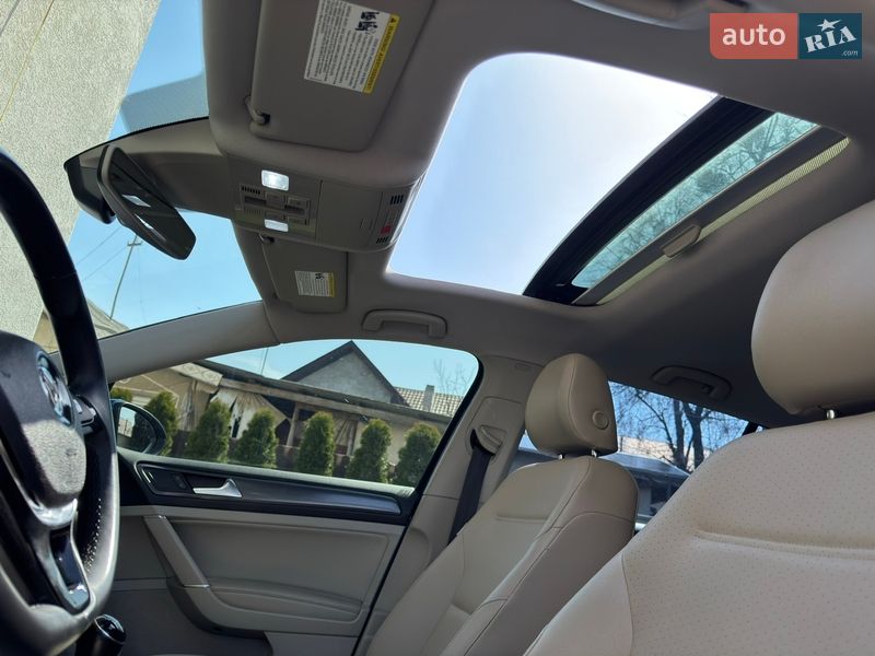 Хэтчбек Volkswagen Golf 2019 в Ивано-Франковске