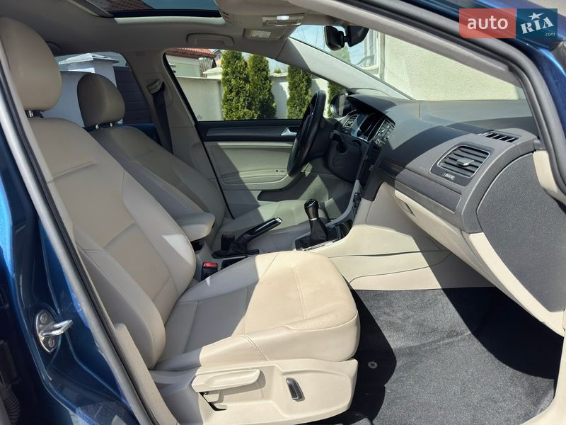 Хэтчбек Volkswagen Golf 2019 в Ивано-Франковске