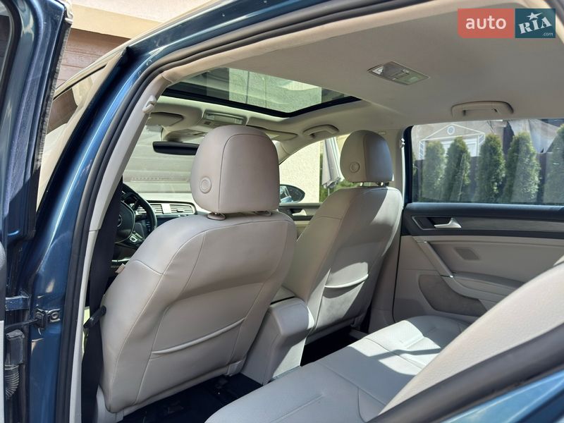 Хэтчбек Volkswagen Golf 2019 в Ивано-Франковске