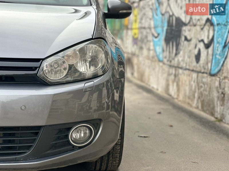 Хэтчбек Volkswagen Golf 2011 в Днепре