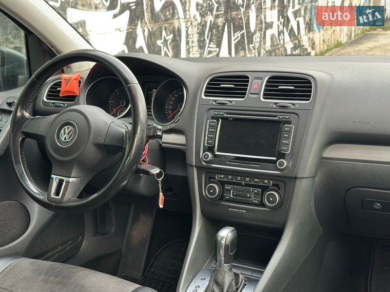 Хэтчбек Volkswagen Golf 2011 в Днепре