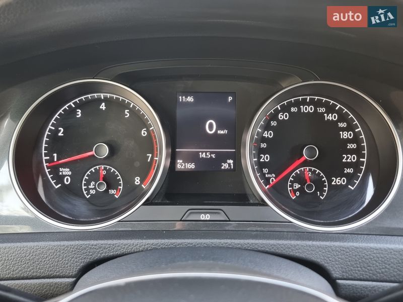 Хэтчбек Volkswagen Golf 2018 в Киеве