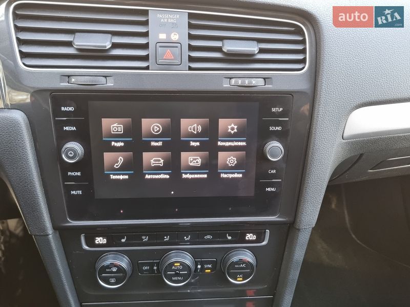 Хэтчбек Volkswagen Golf 2018 в Киеве