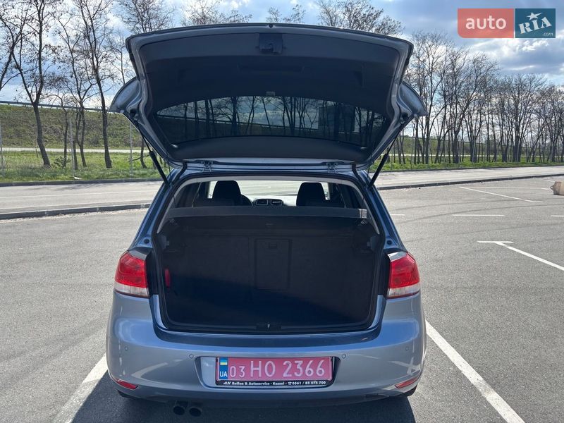 Хэтчбек Volkswagen Golf 2011 в Днепре