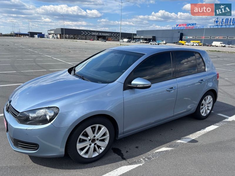 Хэтчбек Volkswagen Golf 2011 в Днепре