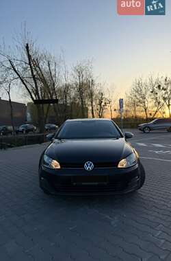 Хэтчбек Volkswagen Golf 2016 в Софиевской Борщаговке