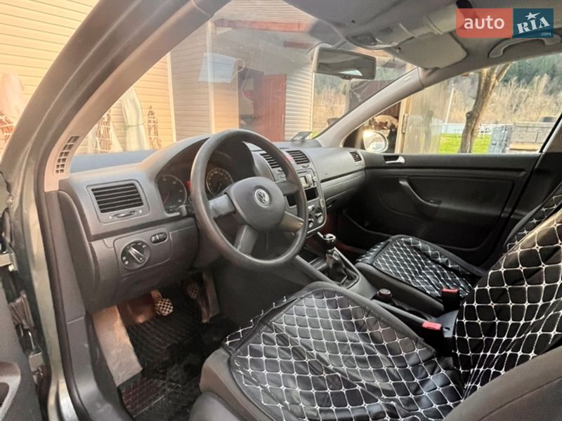 Хэтчбек Volkswagen Golf 2003 в Верховине