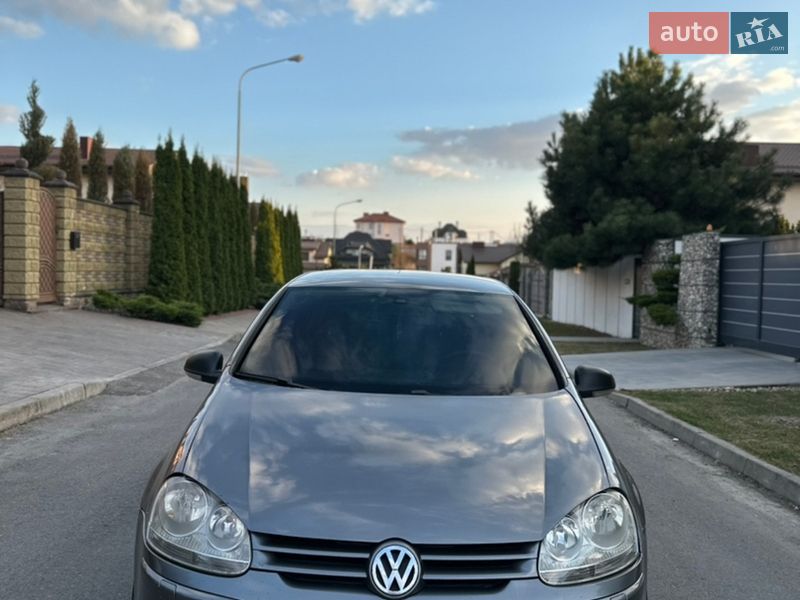 Хэтчбек Volkswagen Golf 2007 в Ровно