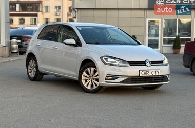 Хэтчбек Volkswagen Golf 2018 в Киеве