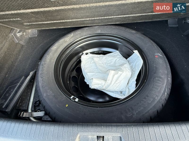 Хэтчбек Volkswagen Golf 2018 в Киеве