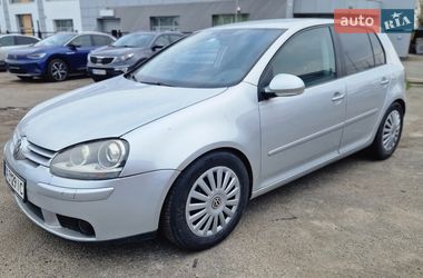 Хетчбек Volkswagen Golf 2005 в Києві