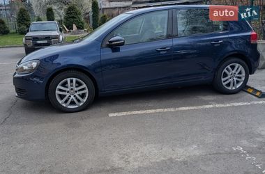 Хэтчбек Volkswagen Golf 2010 в Луцке
