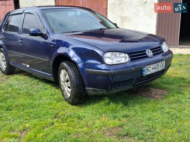 Хэтчбек Volkswagen Golf 2001 в Стрые
