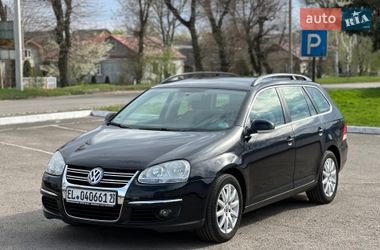 Універсал Volkswagen Golf 2009 в Радивиліві