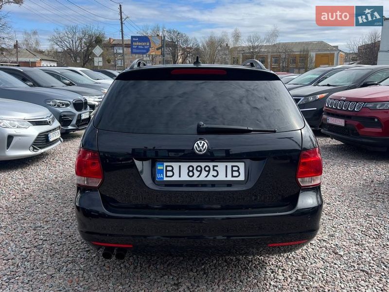 Универсал Volkswagen Golf 2010 в Полтаве