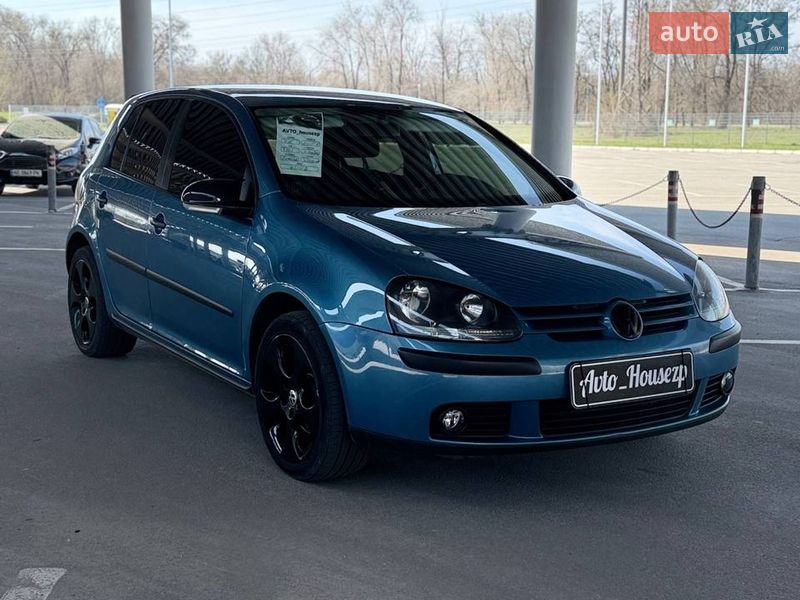 Хэтчбек Volkswagen Golf 2005 в Запорожье