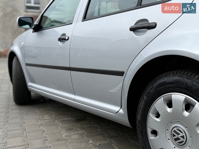 Хэтчбек Volkswagen Golf 2003 в Тернополе