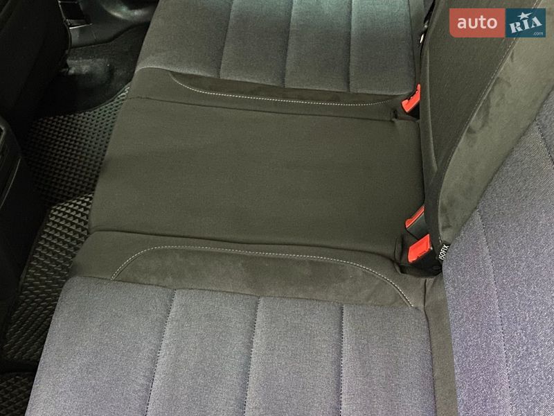 Универсал Volkswagen Golf 2012 в Львове