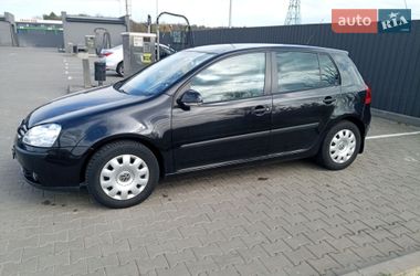 Хэтчбек Volkswagen Golf 2005 в Киеве