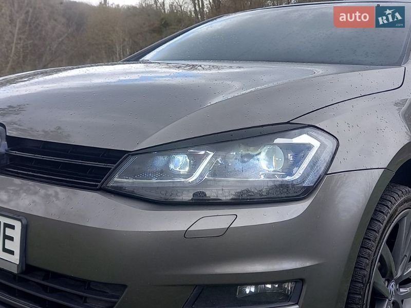 Хэтчбек Volkswagen Golf 2013 в Ромнах