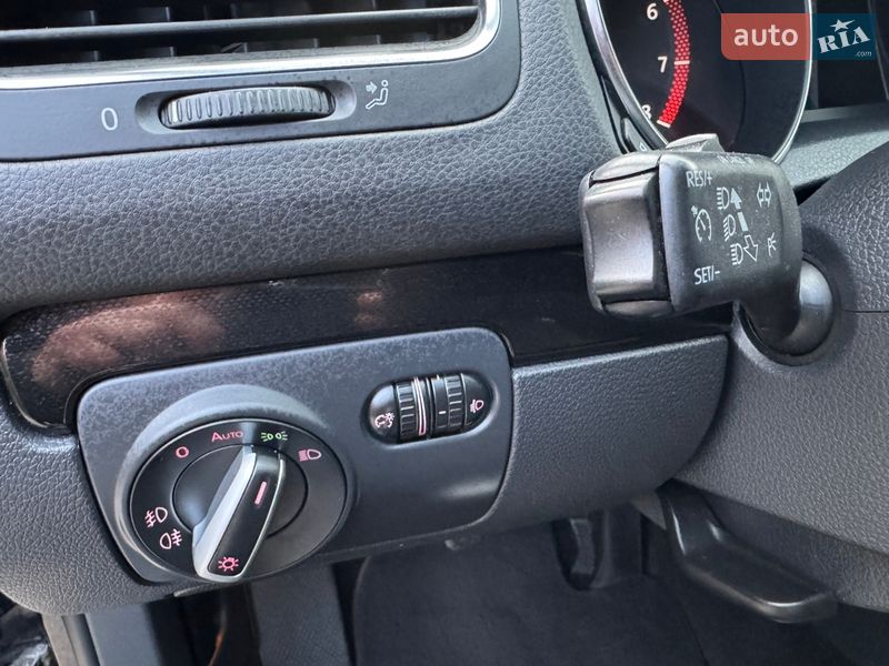 Хэтчбек Volkswagen Golf 2009 в Умани