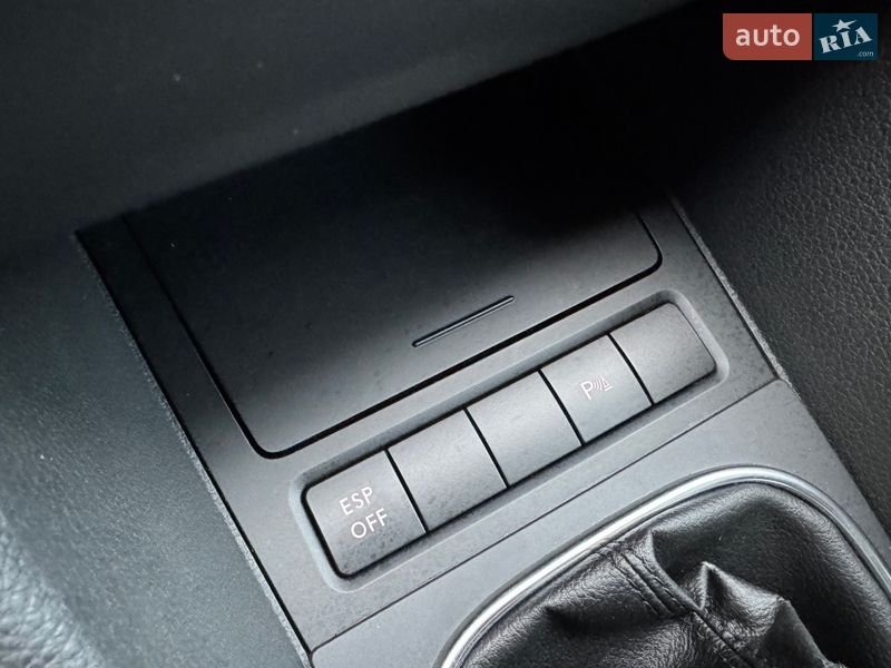 Хэтчбек Volkswagen Golf 2009 в Умани