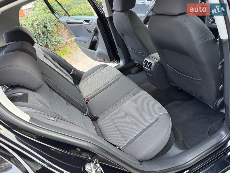 Хэтчбек Volkswagen Golf 2009 в Умани