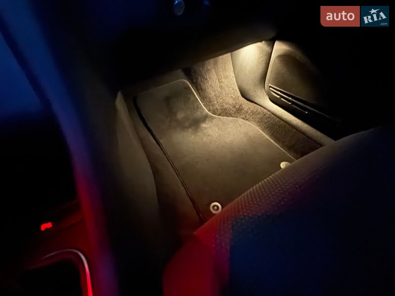 Хэтчбек Volkswagen Golf 2009 в Умани