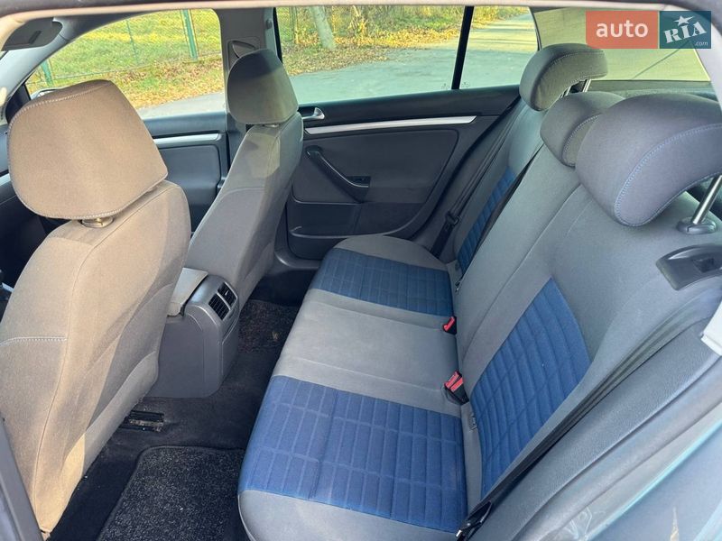 Хэтчбек Volkswagen Golf 2007 в Надворной