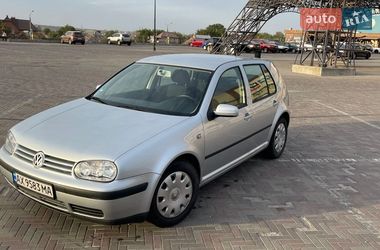 Хетчбек Volkswagen Golf 2001 в Харкові