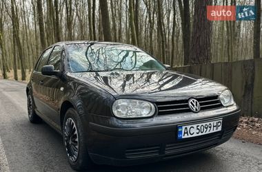 Хетчбек Volkswagen Golf 2003 в Луцьку
