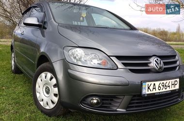 Хэтчбек Volkswagen Golf 2005 в Киеве