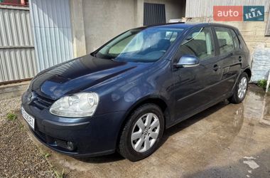Хэтчбек Volkswagen Golf 2006 в Черновцах