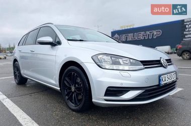 Универсал Volkswagen Golf 2018 в Киеве