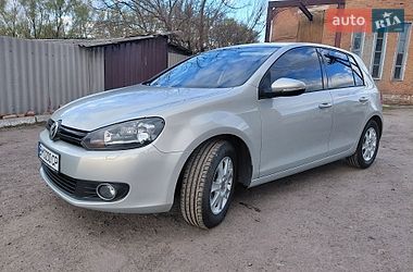 Хэтчбек Volkswagen Golf 2011 в Недригайлове