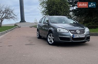 Універсал Volkswagen Golf 2008 в Житомирі