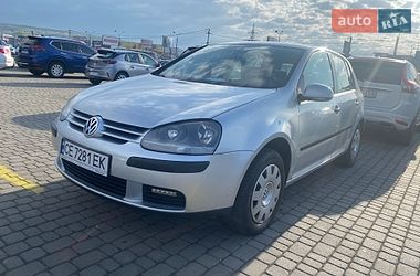 Хэтчбек Volkswagen Golf 2004 в Черновцах