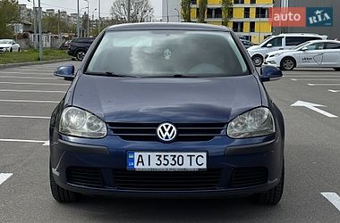 Хэтчбек Volkswagen Golf 2005 в Киеве