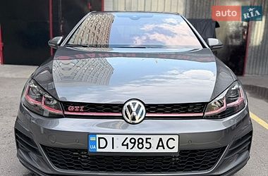 Хэтчбек Volkswagen Golf 2020 в Киеве
