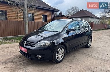 Хетчбек Volkswagen Golf 2010 в Охтирці